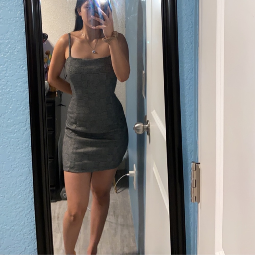 Dress with a pattern in great condition - Picture 3 of 3